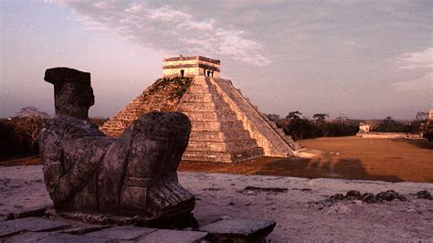 Kulkukoira-Seremonia: Yucatánin Maya-Civilizaation 1000-luvulla & Kuninkaallinen Valtajuuriminen & Uusi Maailmanjärjestys