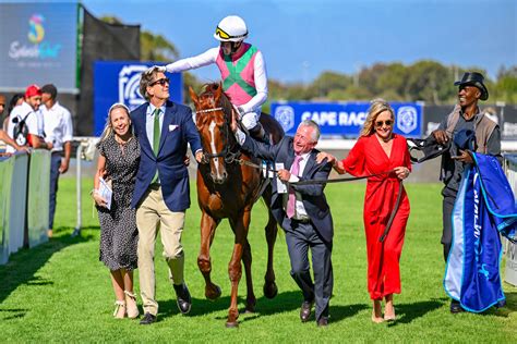  The Durban July: 2011 Victorian Fashion Meets Modern Horse Racing